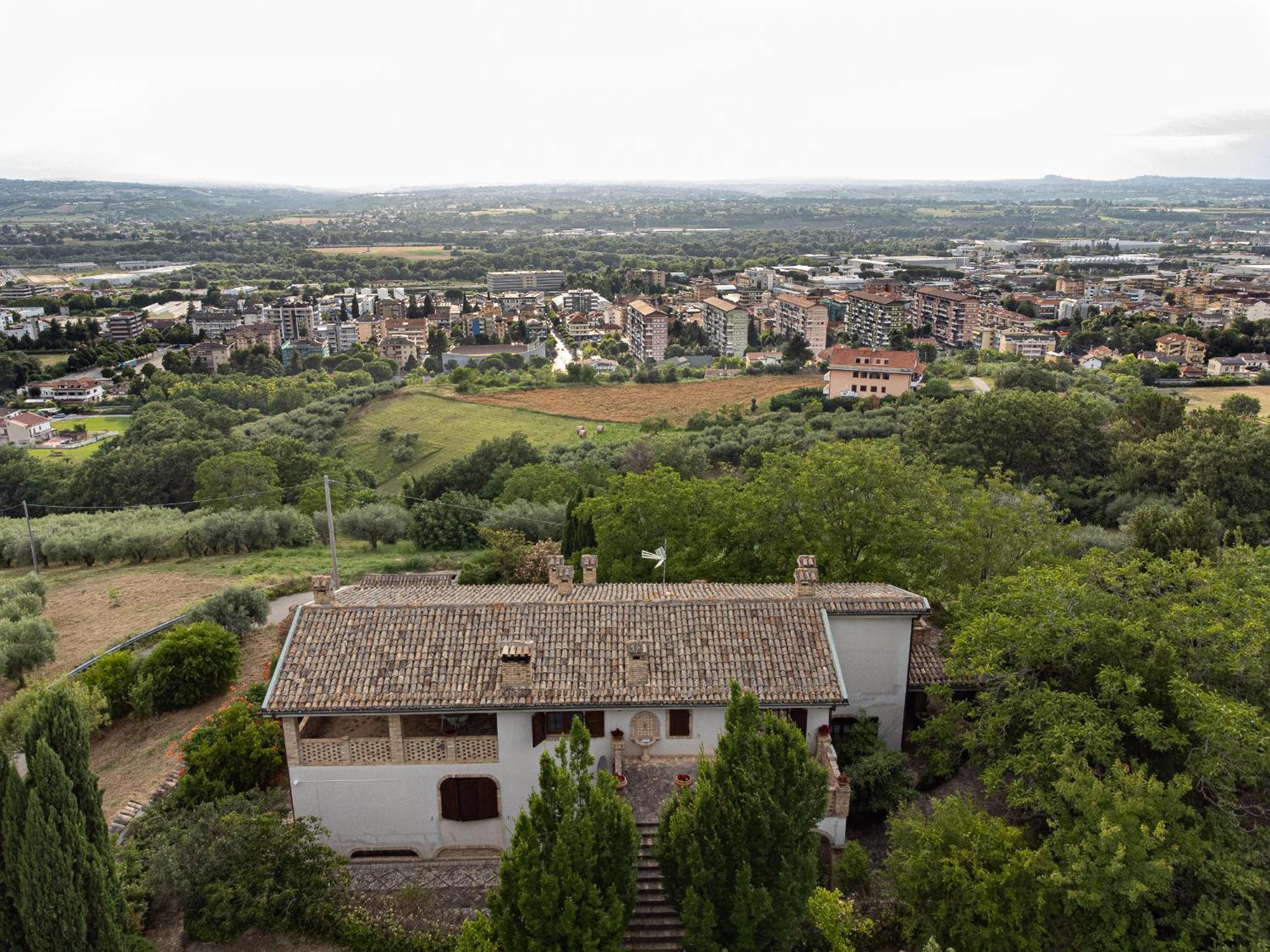 B&B Villa Dei Desideri Chieti Exterior photo